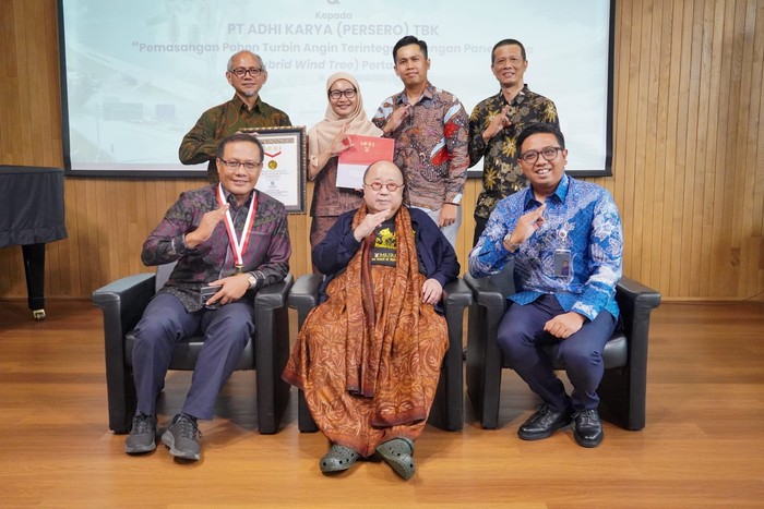 Jasa Marga Raih Penghargaan MURI atas Penerapan Inovasi Hybrid Wind Tree