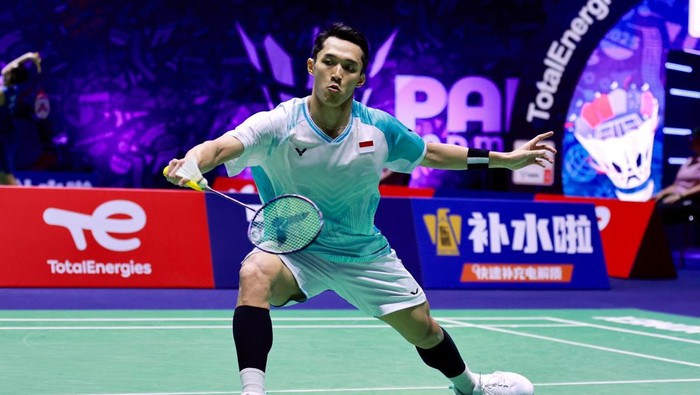 Jonatan Christie beraksi di Kejuaraan Dunia BWF 2025
