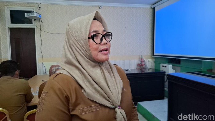 Kadinkes Bangkalan, Nur Khotibah