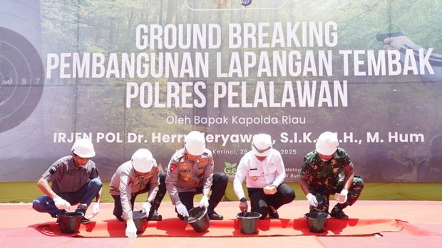 Kapolda Riau Irjen Herry Heryawan groundbreaking lapangan tembak terbuka hijau di Pelalawan, Selasa (26/8/2025).