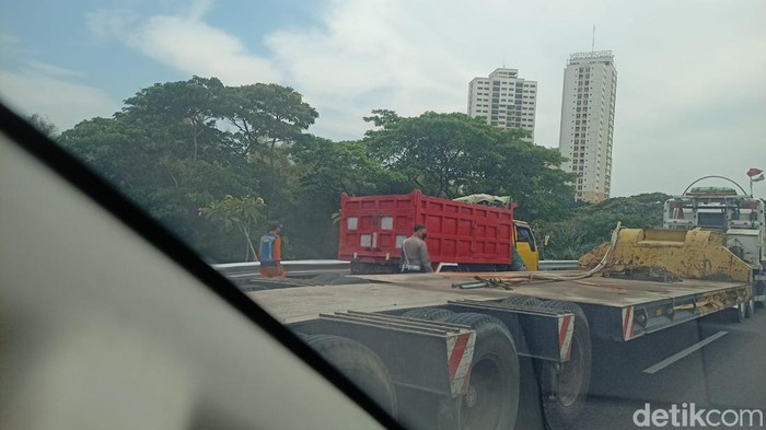 Kepadatan di Tol Surabaya-Gresik