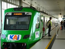 Kacau! Kereta Bandara YIA Dilempari Batu