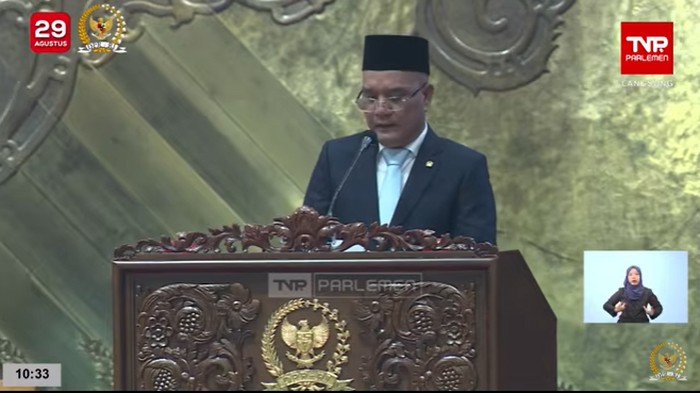 Ketua Komisi VIII Marwan Dasopang dalam rapat paripurna di kompleks parlemen, Senayan, Jakarta, Selada (26/8/2025).