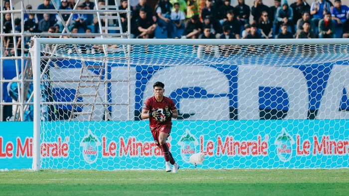 Kiper PSIM Jogja, Cahya Supriadi di Stadion Sultan Agung, Bantul, Minggu (24/8/2025).