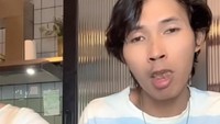 Meski begitu, Arya tetap memuji bahwa rasa pisang goreng buatan istrinya enak dan ada rasa manis gurihnya. Foto: Instagram/TikTok Pinkan Mambo