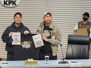Video Pandji Pragiwaksono Gandeng KPK Gelar Stand Up Comedy Antikorupsi