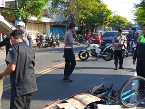 Lansia Naik Sepeda di Tulungagung Tewas Terlindas Truk Gandeng
