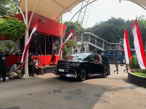 Penampakan Mobil Alphard Disita KPK dari Rumah Eks Wamenaker Noel