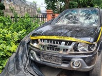 Momen Mencekam Mobil Pak Lurah Dirusak Massa gegara Dikira Kendaraan DPR