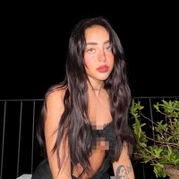 Pesepakbola muda Lamine Yamal belakangan disebut pacari Nicki Nicole. Kabar tersebut akhirnya dikonfirmasi lewat foto terbaru yang diunggah pemain Barcelona itu di Instagram. Foto: Instagram @nicki.nicole