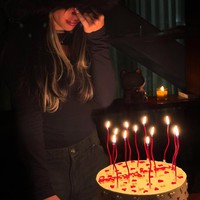 Wanita 25 tahun tersebut sebelumnya dikaitkan dengan Lamine Yamal ketika jurnalis Javi de Hoyos dari media Marca mengungkap keduanya terlihat berciuman di sebuah klub. Dilansir Marca, keduanya juga terlihat meninggalkan tempat bersama. Foto: Instagram @nicki.nicole