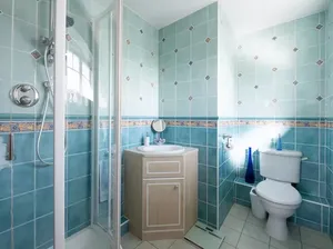 Kamar Mandi Lembap Bikin Pengap? Begini Cara Mengatasinya