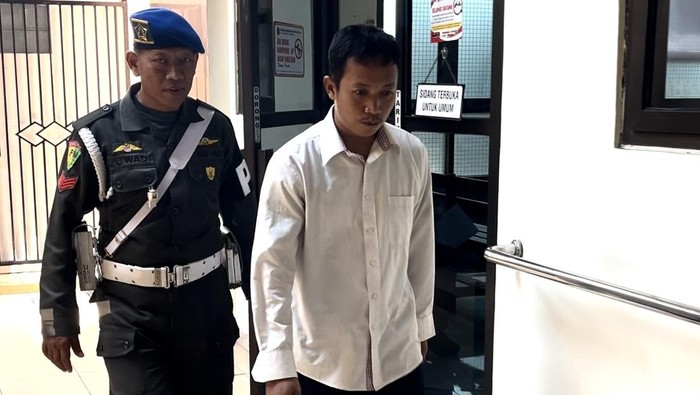 Terdakwa Miftakhul Farid Hakim saat di PN Mojokerto