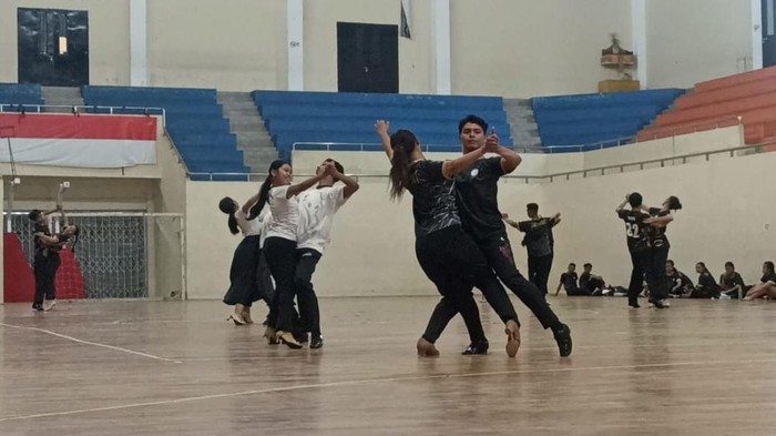 Pengkab/Pengkot IODI se-Bali menggelar latihan bersama jelang Porprov Bali 2025 di GOR Debes Tabanan, Selasa (26/8/2025). (Krisna Pradipta/detikBali)