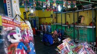 Para perajin mengaku pesanan bisa meningkat menjelang HUT RI atau hajatan budaya daerah. Namun di luar momen tertentu, produksi lebih banyak bergantung pada pesanan harian dan kebutuhan komunitas seni. 