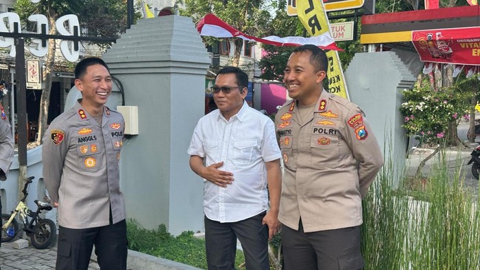 Kapolres Kediri Kota AKBP Anggi Saputra Ibrahim dan Kapolres Kediri AKBP Bramastyo Priaji serta Karumkit RS Bhayangkara Kediri, Kombes dr. Agung Hadi Wijanarko