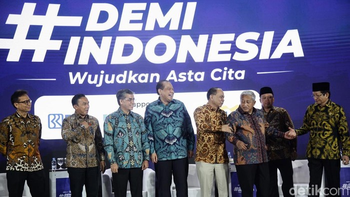 Potret CT dan Para Menteri Hadiri Forum #DemiIndonesia Sejumlah menteri Kabinet Merah Putih menghadiri forum #DemiIndonesia Wujudkan Asta Cita di Menara Bank Mega, Jakarta Selatan, Selasa (26/8/2025). Forum ini menjadi ajang kolaborasi gagasan lintas kementerian dan tokoh bangsa untuk mewujudkan program Asta Cita Presiden Prabowo Subianto.