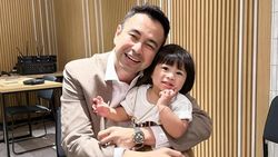 Potret Si Gemas Lily Bersama Raffi Ahmad dan Keluarga