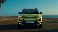 Di luar itu, tampilan Renault Kiger terbaru masih sama seperti model sebelumnya. Mobil tersebut mengusung desain kompak dengan konfigurasi lima-penumpang. Dimensi panjangnya 3.991 mm, lebar 1.750 mm, tinggi 1.605 mm dan jarak sumbu roda 2.500 mm. Foto: Doc. Renault India.
