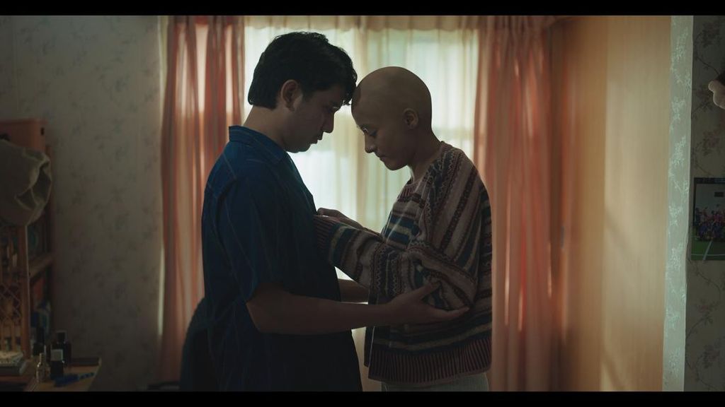 First Look Film Sampai Titik Terakhirmu, Mawar de Jongh Botak