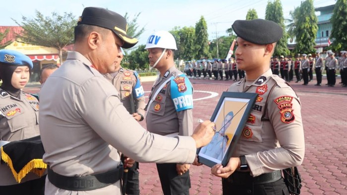 Seorang anggota polisi Polres Aceh Timur dipecat karena melanggar kode etik Polri. (Foto: Polres Aceh Timur).