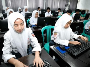 20 Contoh Soal dan Kunci Jawaban TKA Bahasa Inggris SMA 2025, Yuk Latihan!