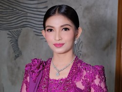 Wow! Gelang Selvi Ananda di Tedhak Siten Anak Kaesang Capai Ratusan Juta