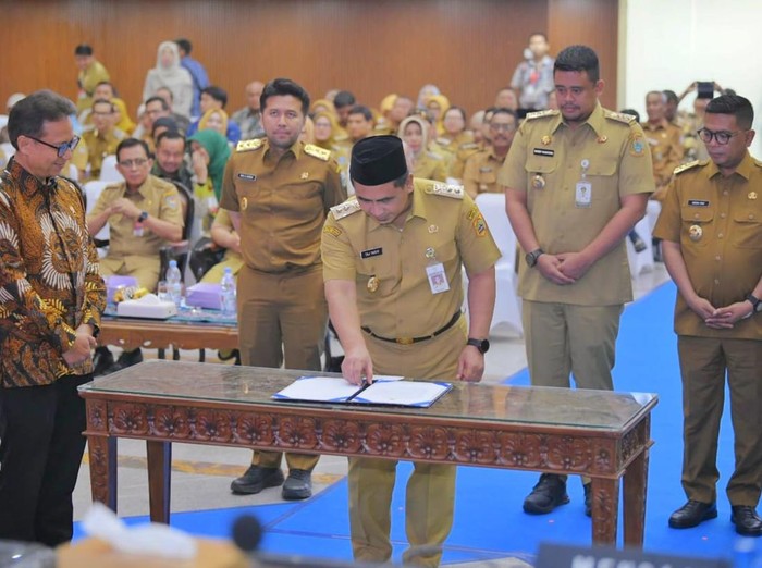 Wakil Gubernur Jateng, Taj Yasin, menghadiri Forum 8 Gubernur untuk percepatan eliminasi tuberkulosis di Sasana Bhakti Praja, Kemendagri, Jakarta, Selasa (26/8/2025).