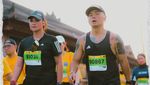 Momen Wendi Cagur Finish Strong Lari 10K Bareng Istri
