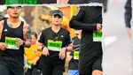 Momen Wendi Cagur Finish Strong Lari 10K Bareng Istri