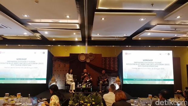 Workshop pariwisata berkelanjutan yang diselenggarakan Kementerian Pariwisata di Hotel Pullman Central Park, Jakarta, Selasa (26/8/2025)