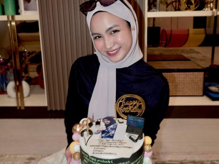 Kue Ultah ke-24 Xaviera Putri Bikin Netizen Geleng-geleng