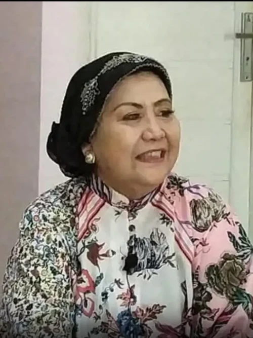 Penyanyi lawas Yetty Wijaya ditemukan meninggal di kediamannya di Bandung. Keluarga menduga ia meninggal sebelum ditemukan.