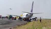Dalam skenario utama, pesawat fiktif Udara Air Boeing 737-300 nomor penerbangan UDA001 rute Surabaya-Kuala Lumpur mengalami bird strike sesaat setelah lepas landas. Mesin No.2 mati, dan pilot memutuskan kembali ke bandara (Return to Base).