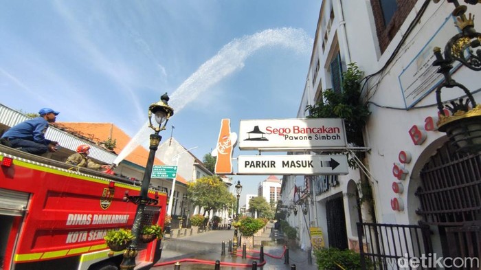 Bangunan cagar budaya yang terbakar di Kota Lama Semarang, Rabu (27/8/2025).