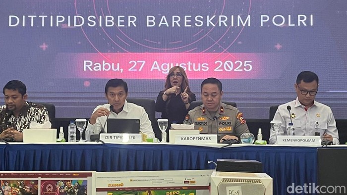 Bareskrim membongkar kasus judi online. (Rumondang/detikcom)