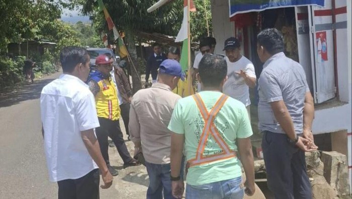 BBPJN dan Dinas PU Kota Palopo meninjau lokasi perbaikan jalan Andi Bintang, Kecamatan Sendana.
