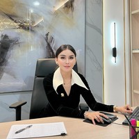 Bebizie, anggota DPRD DKI Jakarta sedang jadi sorotan usai terlihat memamerkan liburannya di Eropa. Banyak yang memberikan nyinyiran, menuding Bebizie flexing kemewahan. Foto: Instagram/@bebizie