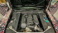 Jantung mekanisnya juga tak main-main. Pabrikan membekalinya dengan mesin 6.4 liter V8 supercharged berbasis Hemi yang sudah di-blueprint dan pakai forged internals. Tenaganya? 810 hp dan torsi 973 Nm. Angka segila itu disalurkan ke roda belakang lewat transmisi otomatis 8-percepatan dengan LSD. Foto: Doc. Paultan