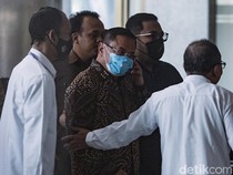 Penampakan Bupati Sudewo Saat Tiba di KPK Penuhi Panggilan