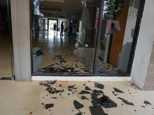 Simpatisan 4 Terdakwa Makar di Sorong Papua Ricuh, Kantor Gubernur Dirusak