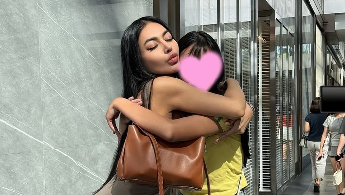 Denada dan Tantangan Membesarkan Aisha yang Beranjak Remaja