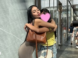 7 Foto Denada dan Putrinya yang Sudah Remaja, Kompak Bak Bestie