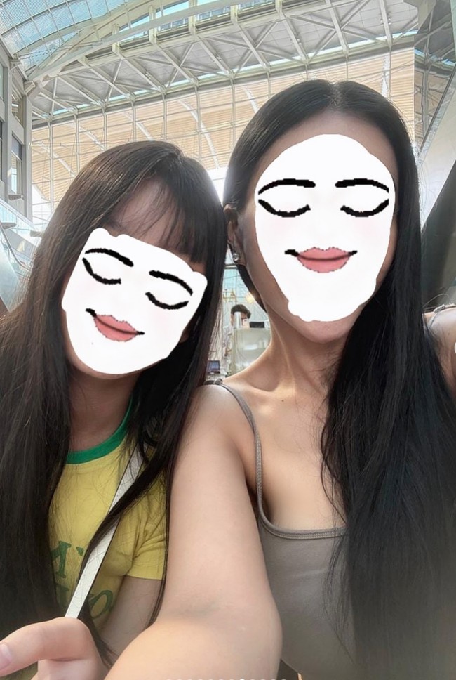 Aisha diketahui merupakan anak Denada dengan fotografer Jerry Aurum. Lahir pada 11 Desember 2012, kini Aisha berusia 12 tahun. Foto: Instagram/@denadaindonesia