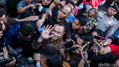 Ekspresi Bupati Pati Sudewo Usai 6 Jam Lebih Diperiksa KPK