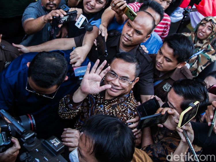 Ekspresi Bupati Pati Sudewo Usai 6 Jam Lebih Diperiksa KPK