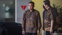 Sudewo tiba di gedung KPK pukul 09.45 WIB dan keluar sekitar pukul 16.30 WIB.