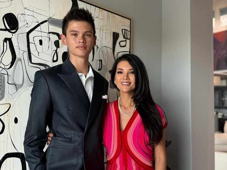 Perasaan Farah Quinn Campur Aduk Lepas Armand Kuliah di Boston University