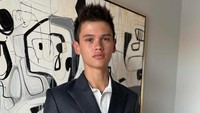 Hari ini, putra sulung kami, Armand, meninggalkan kami untuk memulai perjalanan barunya di Boston University. Sungguh campur aduk perasaan—sedih, senang, gembira, bangga, dan ya, sedikit khawatir juga, ungkap Farah Quinn dalam unggahan Instagram pribadinya dilihat, Rabu (27/8/2025). Foto: Instagram @farahquinnofficial