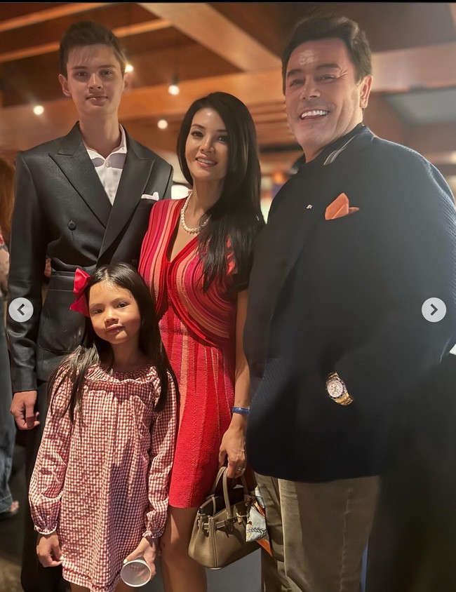 Armand diketahui merupakan anak pertama Farah dari pernikahannya dengan Carson Quinn. Selain Armand, Farah juga memiliki seorang anak perempuan bernama Amaira. Foto: Instagram/@farahquinnofficial